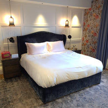 Load image into Gallery viewer, Luxury Queen Size Pink Pillowcase - Pure 100% Mulberry Silk 22 Momme