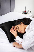 Load image into Gallery viewer, Luxury King Size Black Pillowcase - Pure 100% Mulberry Silk 22 Momme
